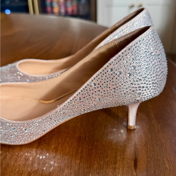 Badgley Mischka Frenchie Pointed Toe Kitten Heel - Picture 4 of 14